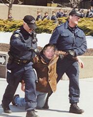 le under arrest